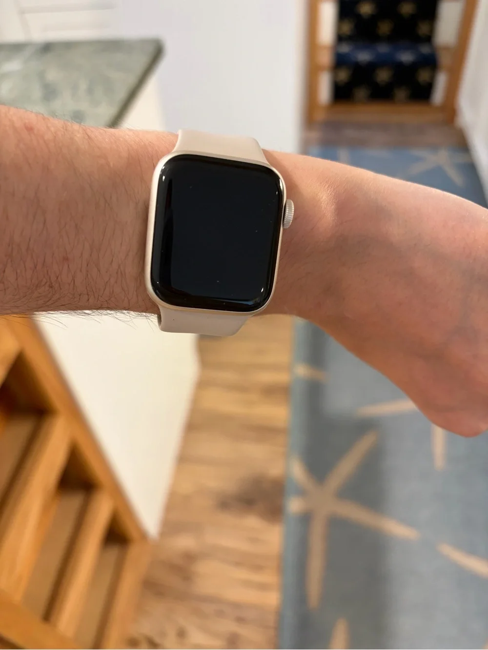 2025 Apple smartwatch with charger (Model SE)